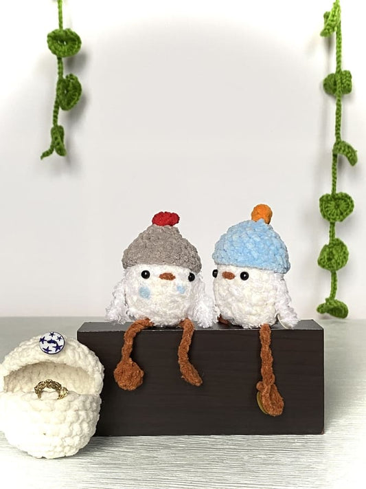Pikoù the chick with pom-pom beanie and egg - Tchip Tchip Studio