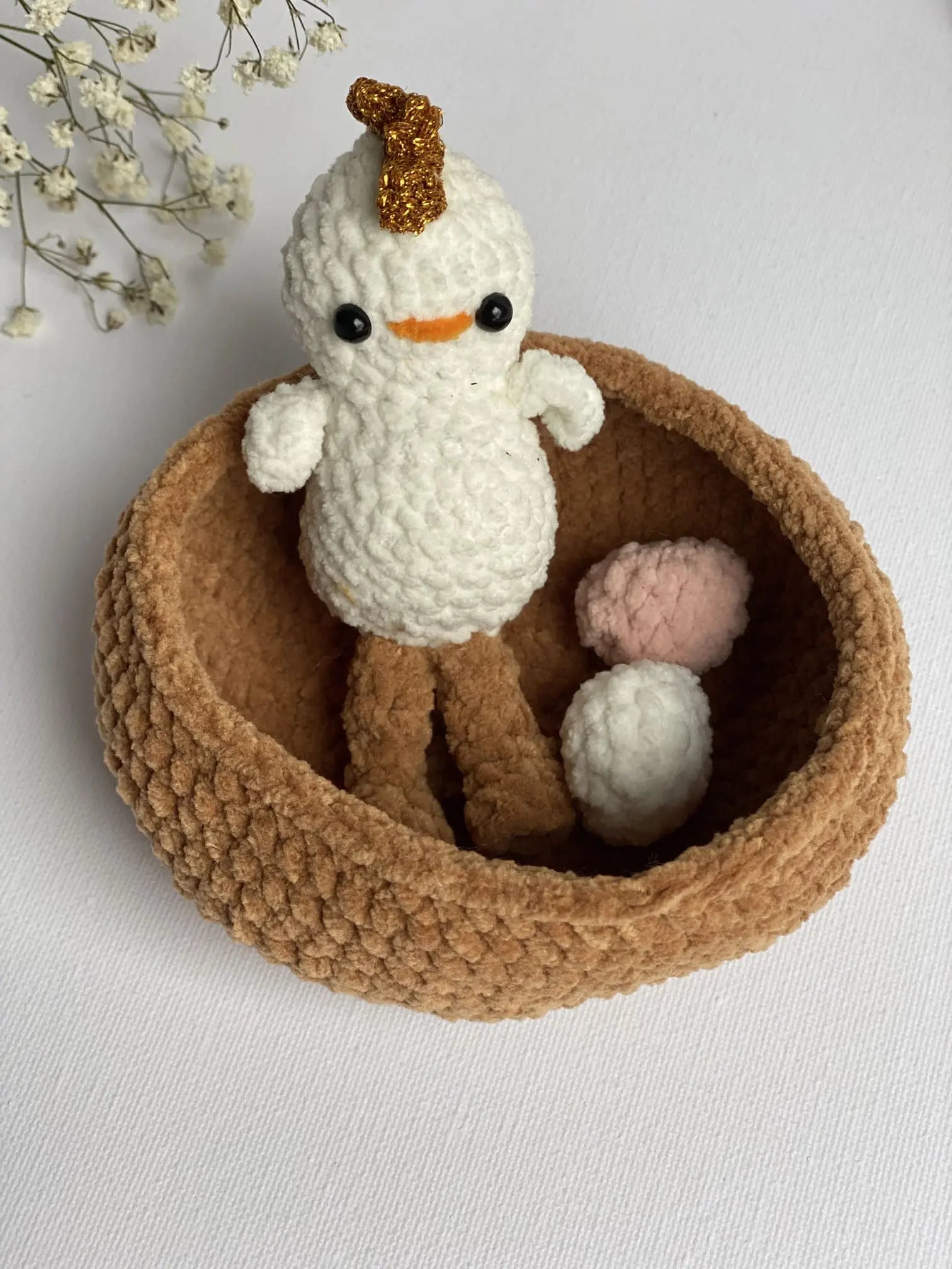 tchiptchip pattern crocheted chick in nest